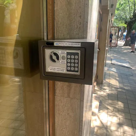 ライク ホーム ゲスト ルームズ ゲストハウス *