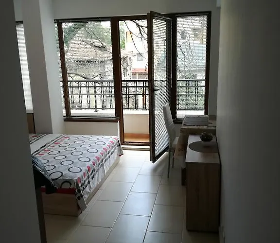 Like Guest Guest house